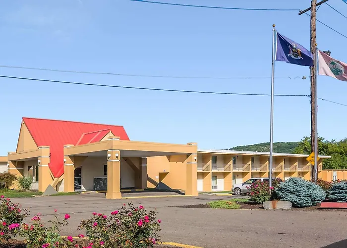 Econo Lodge Inn & Suites Binghamton