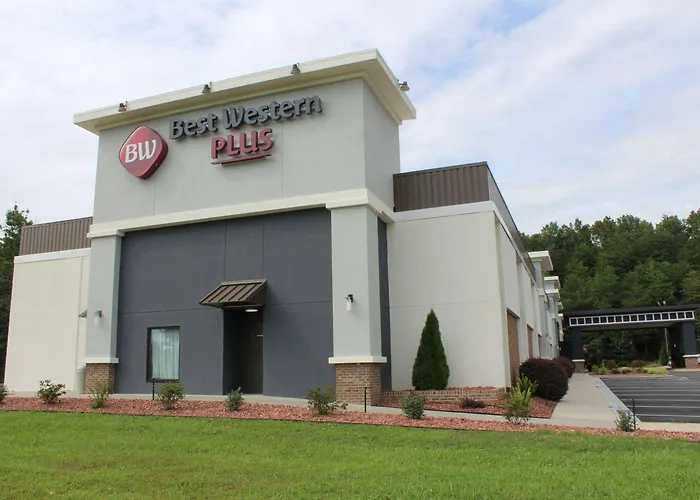 Best Western Plus Yadkin Valley Inn & Suites