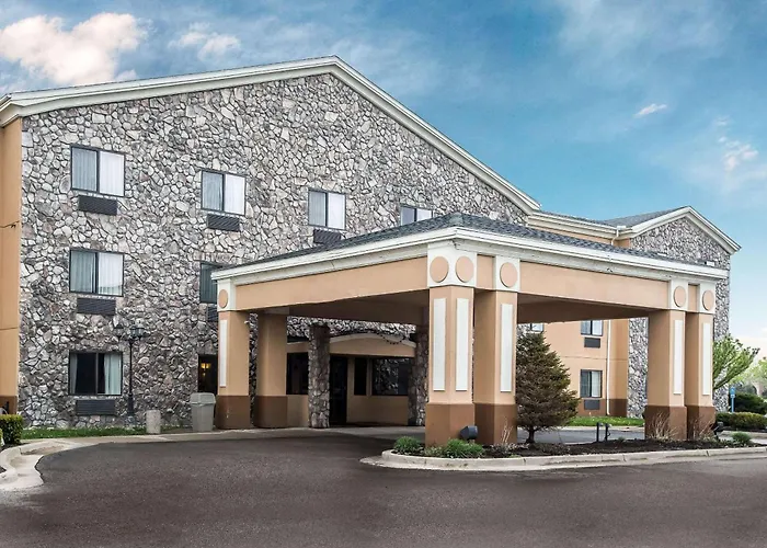 Econo Lodge Inn & Suites Monroe