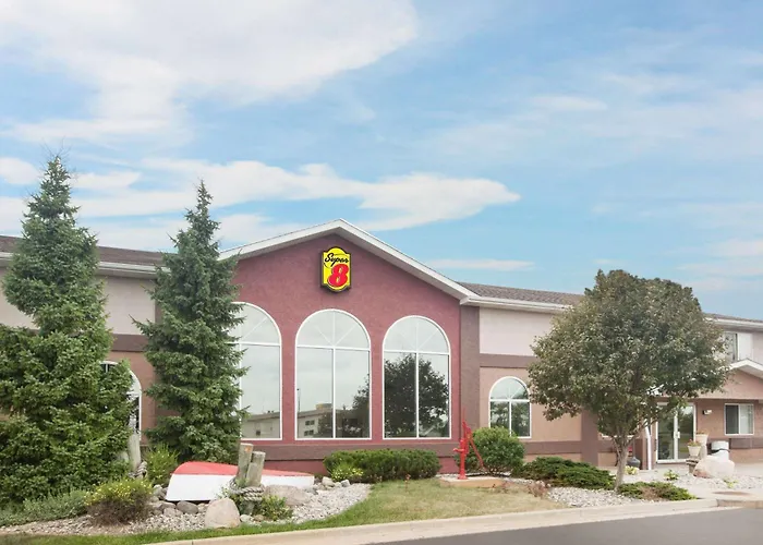 Super 8 By Wyndham West Branch Hotel