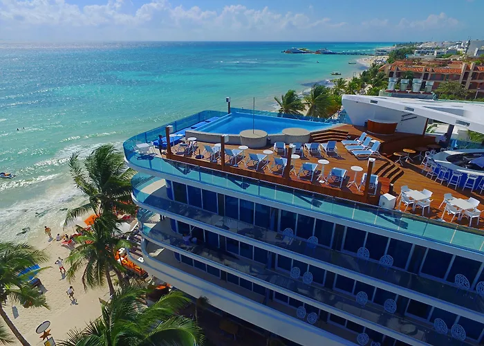 Luxury Hotels in Playa del Carmen near Parque La Ceiba