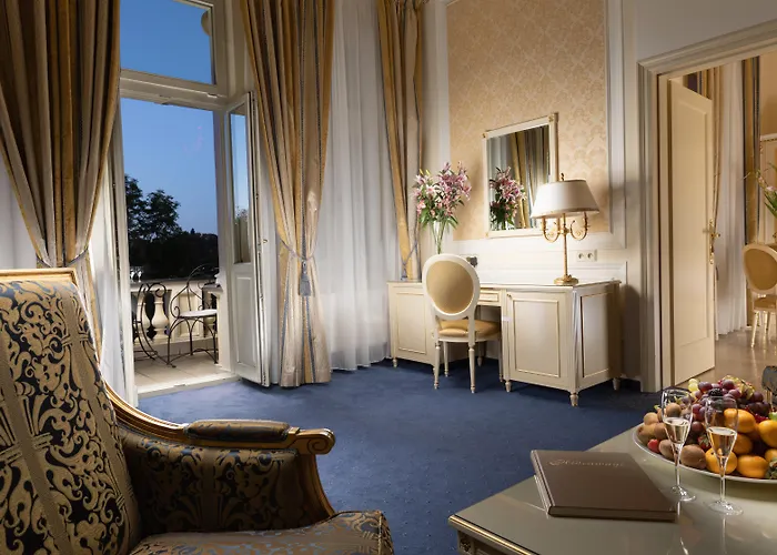 Savoy Westend Hotel