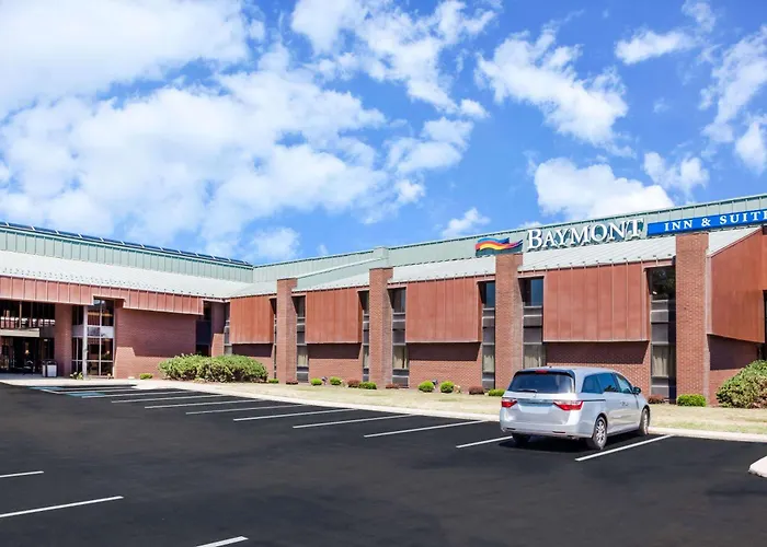 Baymont By Wyndham Elkhart Hotel