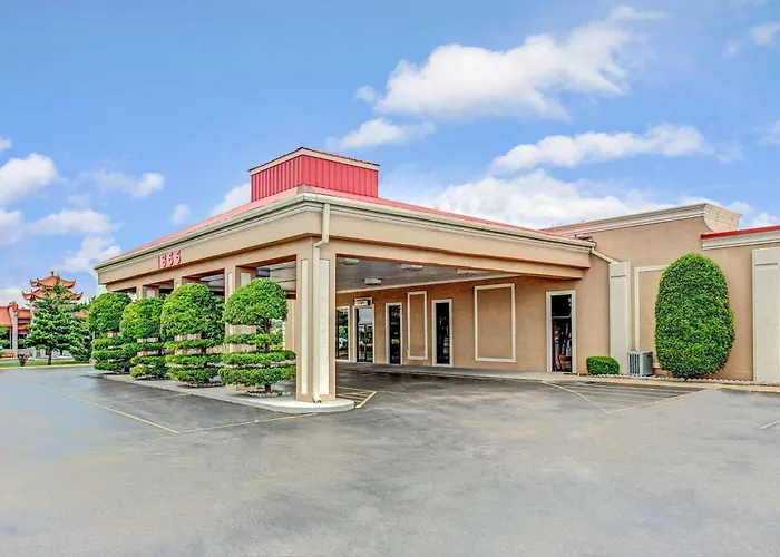 Ramada By Wyndham Murfreesboro
