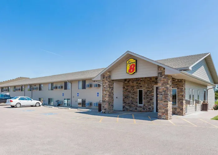 Super 8 By Wyndham Kearney