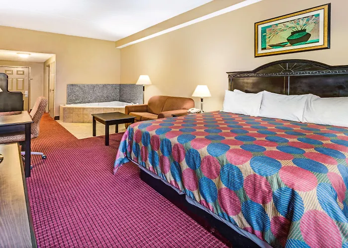 Days Inn & Suites By Wyndham Jeffersonville In Clarksville 