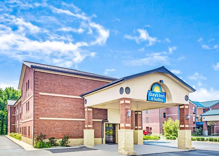 Days Inn & Suites By Wyndham Jeffersonville In Clarksville 