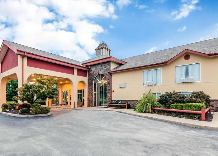 Quality Inn & Suites Carthage Near Precious Moments Chapel