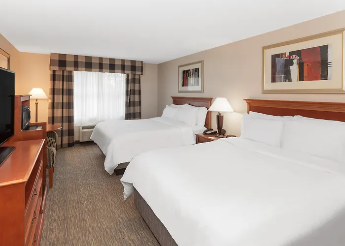 Holiday Inn Express & Suites Tilton By Ihg