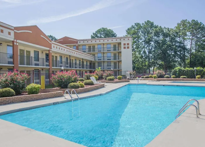 Super 8 By Wyndham Jasper Hotel