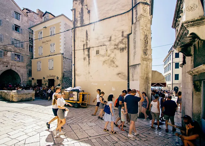 Plaza Marchi Old Town - Mag Quaint & Elegant Boutique Hotels Split