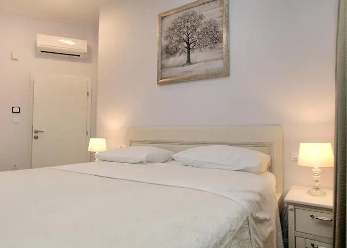 Hotel Bellevue Traù