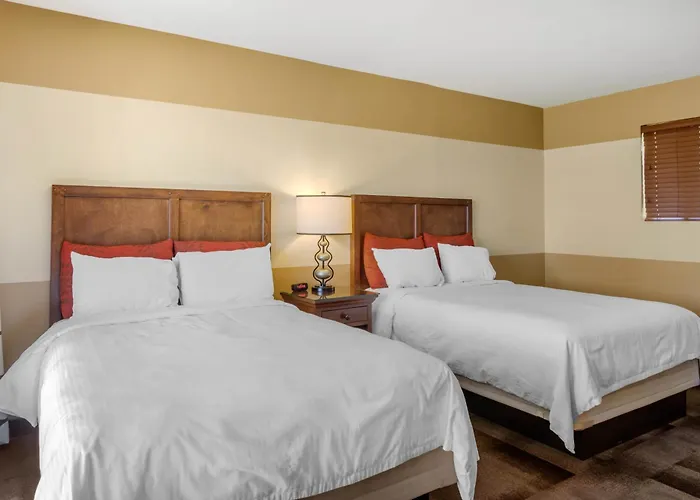 Carlton Oaks Lodge, An Ascend Collection Hotel