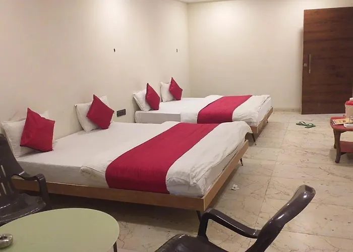 Hotel Satpura Safari