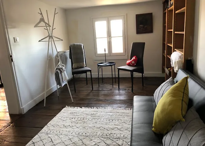 Beautifully Renovated Rooms On Place New York Angoulême