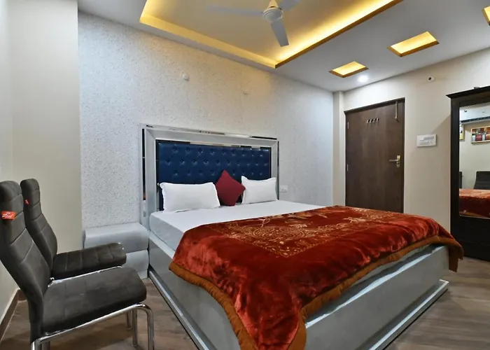 Hotel Violett Doors