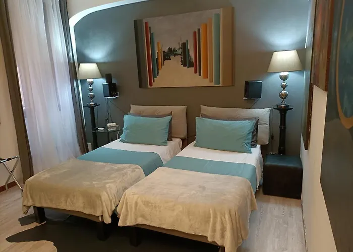 Contemporary Art By Spanish Step Hotel Roma