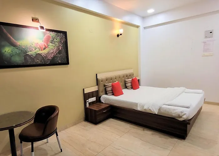 Hotel Om Inn - Talegaon Dabhade