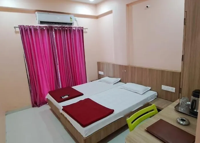 Hotel Aaditya Palace