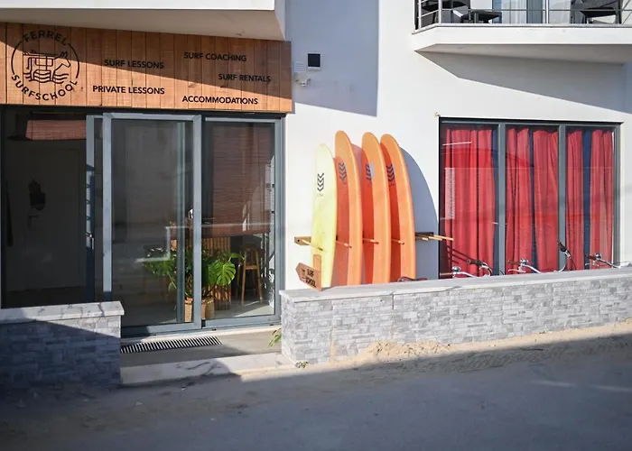 Ferrel Surf House Acomodação com café da manhã Baleal