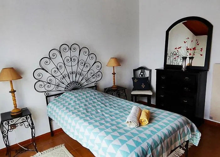 Fountain Of Happiness Hotel Obidos