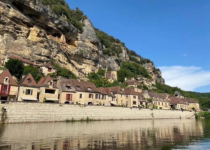 Par La Rivière