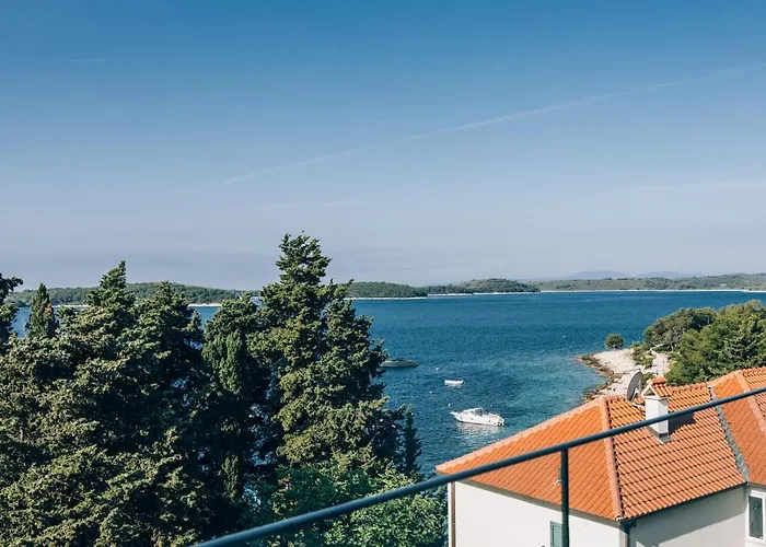 Pharia Hotel & Residences