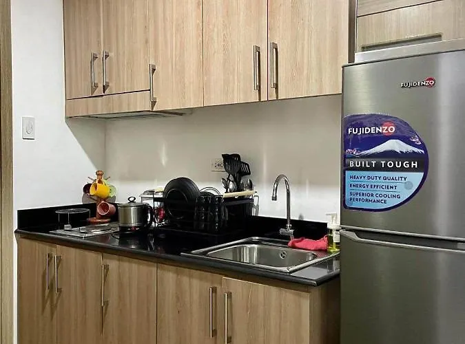 Shore Residences Near Airport And Mall Of Asia