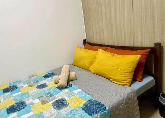 Shore Residences Near Airport And Mall Of Asia