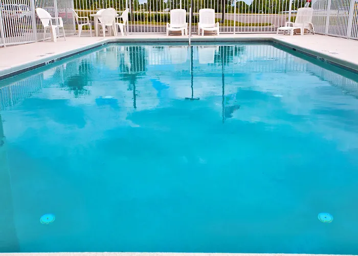 Holiday Inn Express Hotel & Suites Brooksville West, An Ihg Hotel