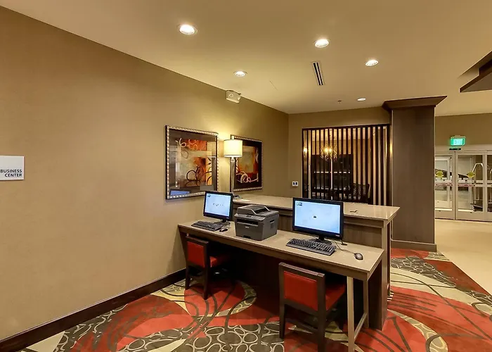 Holiday Inn Express & Suites Plymouth - Ann Arbor Area By Ihg