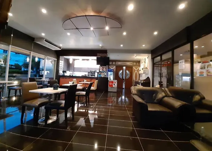 Maneerote Hotel