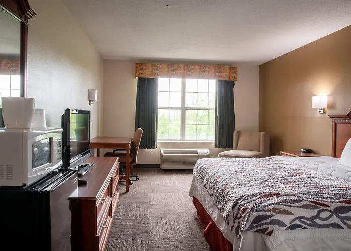 Blisspoint Inn & Suites Marion