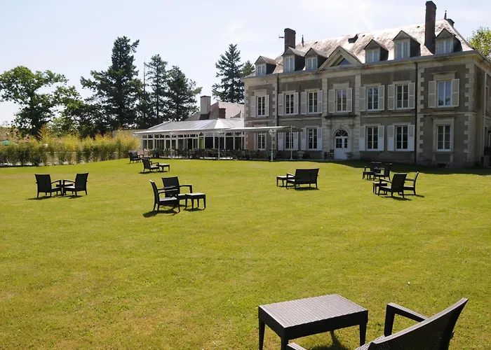 Hotel Logis Domaine De Valaudran à Salbris