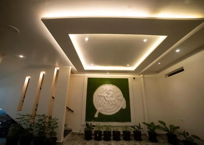 Murali Krishna Apart Hotel
