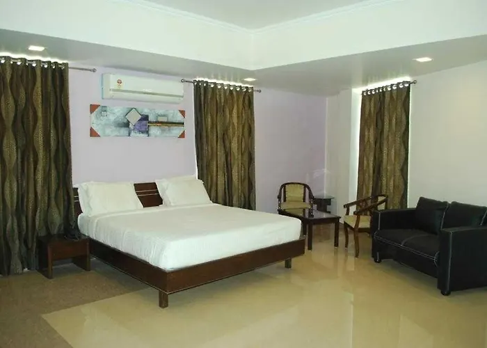 Collection O 7Th Sky Hotel