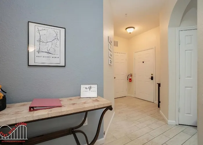 Disney Condo! 2 Bedroom - 2 Ba W/ Pool & Waterslides!