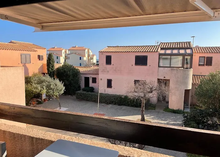 746 Aphrodite Naturiste Leucate