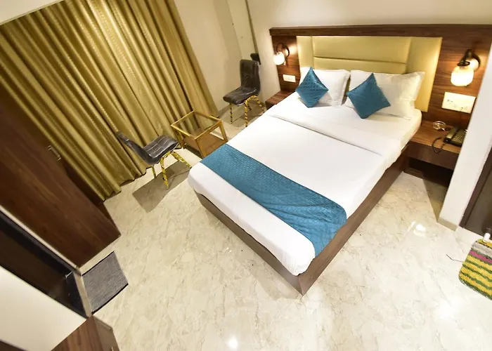 Hotel Candor Amigo Airoli Mind Space