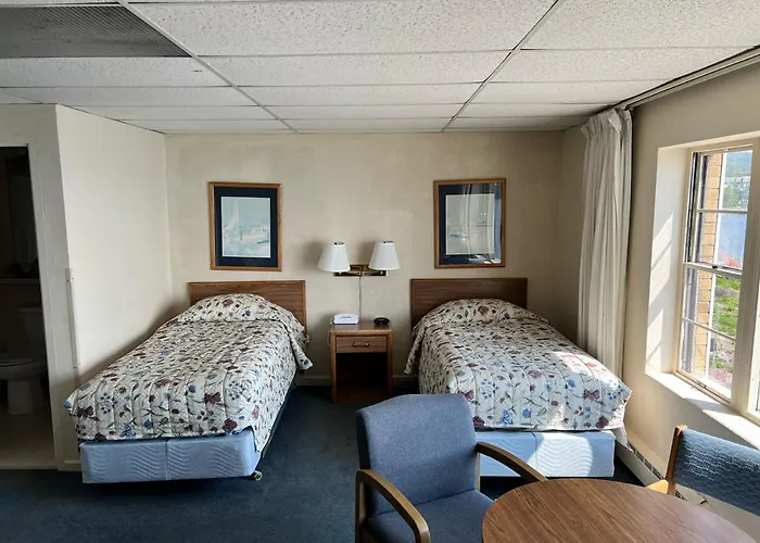 Shoreline Inn Grand Marais