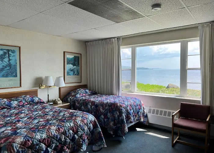 Shoreline Inn Grand Marais