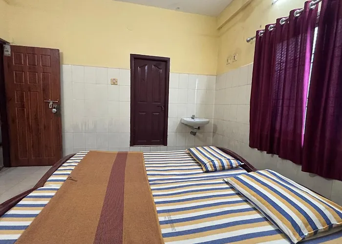 Chinmayi Tourist Home - Opposite To Temple Only 50 M