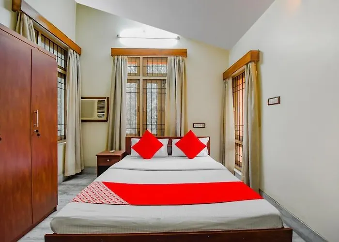 Oyo Retro Residency
