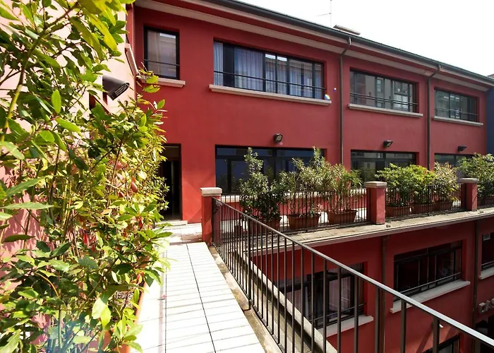 Oasi Village Hotel Milão