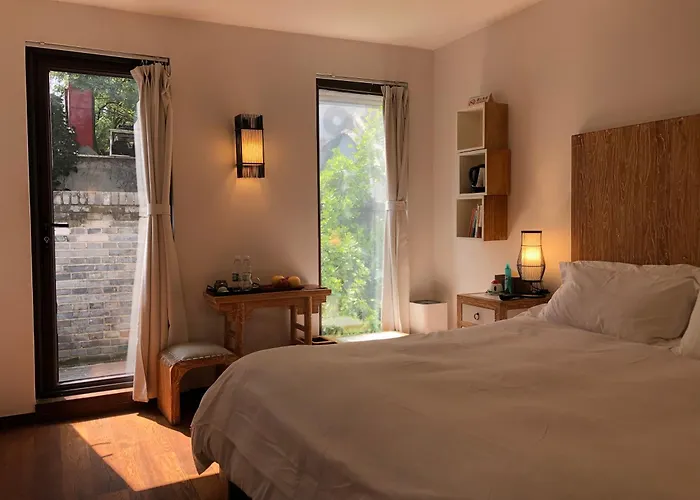 The Orchid Hotel - Old Town & Drum Tower