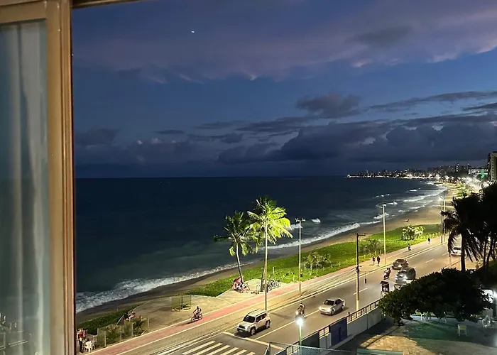 Flat em Hotel de Luxo beira mar da grife Ritz suítes com vista ampla para todo o mar da cruz das almas, jatiúca e ponta verde, com toda estrutura de um hotel lindo e arrojado, academia, piscina e muito mais, venha viver essa experiência incrível! Mac