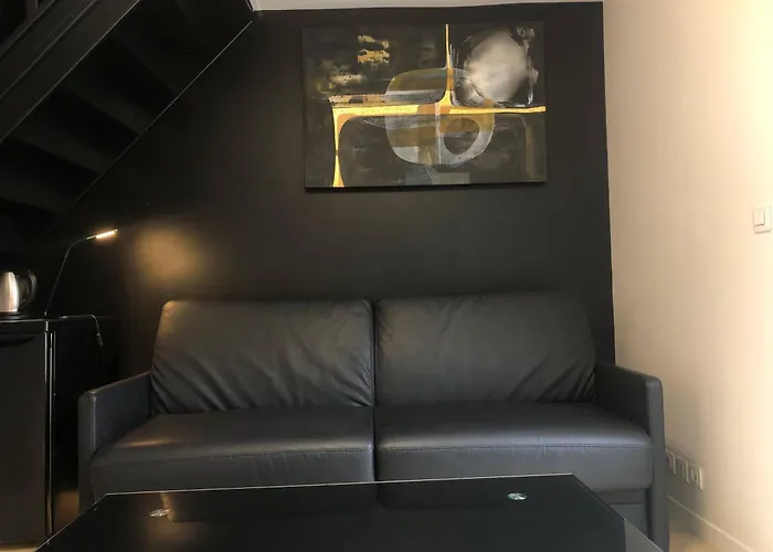 Une chambre à Neuilly Guest house