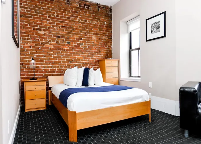 Stylish Downtown Studio In The Southend, C.Ave #24