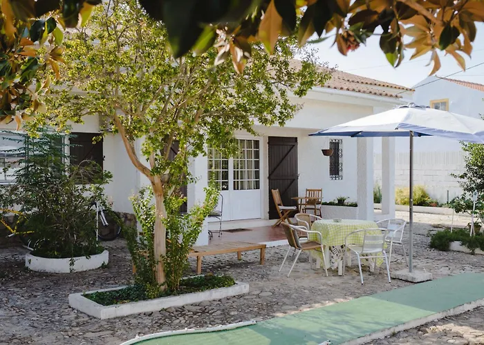 Amendoeirashouse-Sustainableliving Acomodação com café da manhã Rossio ao Sul do Tejo