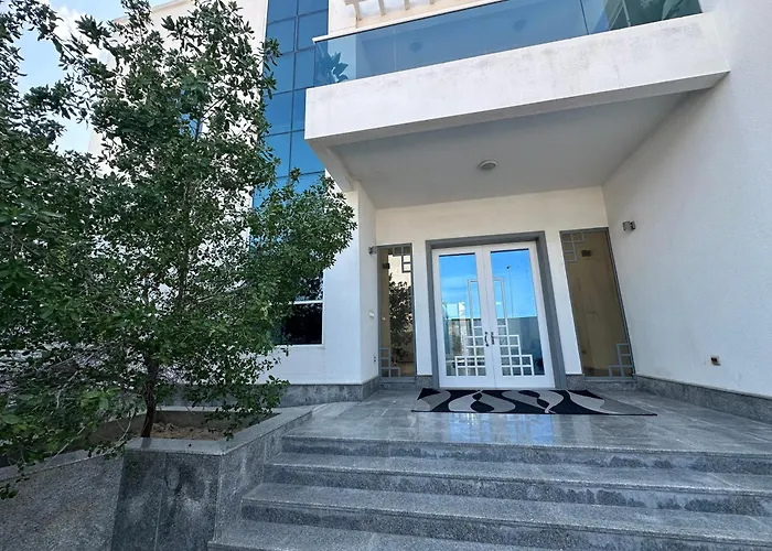 Five Star Villa Near Airport